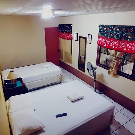לאון Hostal Leyendas מראה חיצוני תמונה