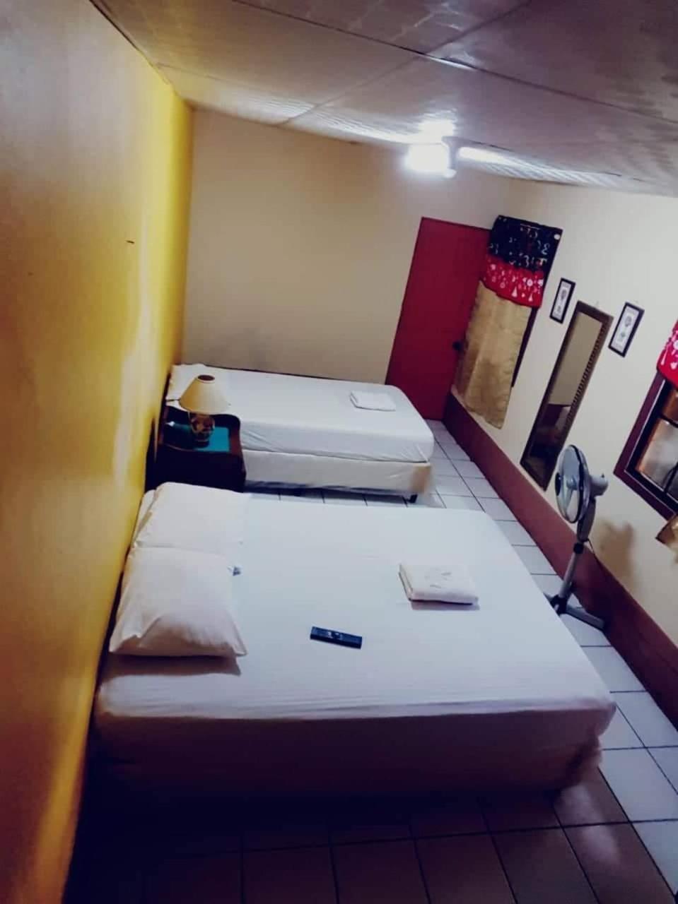 לאון Hostal Leyendas מראה חיצוני תמונה