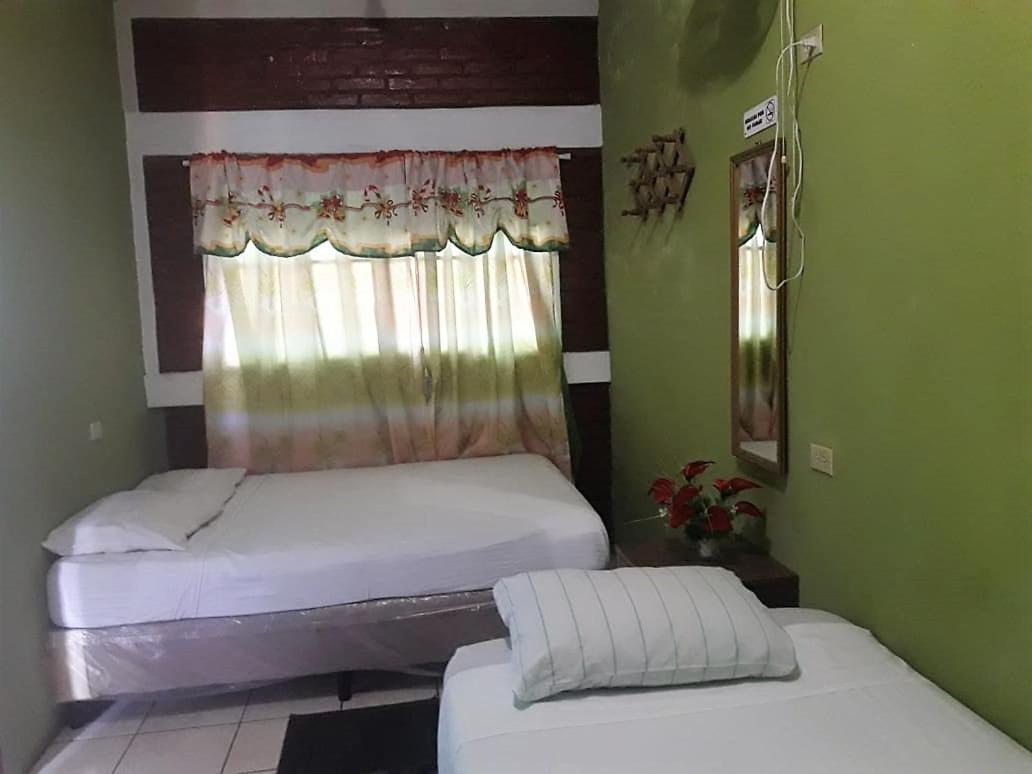 לאון Hostal Leyendas מראה חיצוני תמונה