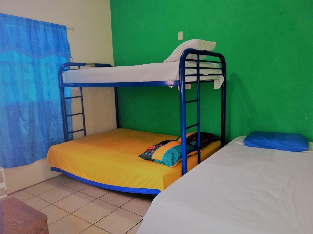 לאון Hostal Leyendas מראה חיצוני תמונה