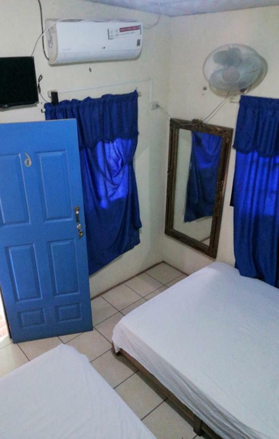 לאון Hostal Leyendas מראה חיצוני תמונה
